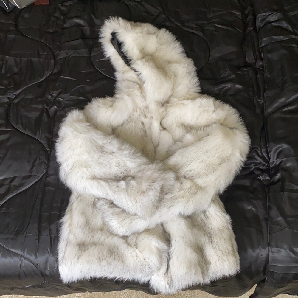 COPY - White Faux Fur Jacket